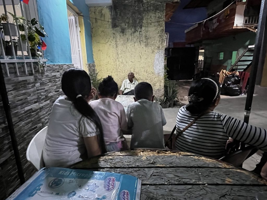 Casas inhabitables y camas hundiéndose en el lodo El crudo relato de los damnificados de Morón tras terremoto