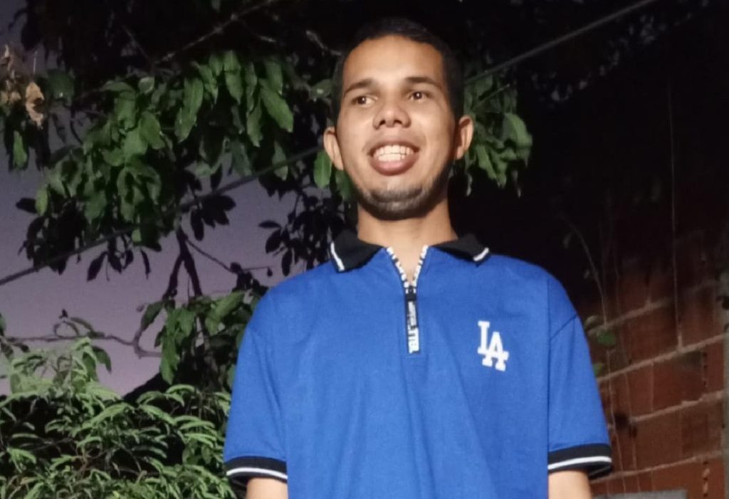Solicitan ayuda para localizar a Manuel Pérez, joven desaparecido en Valencia desde el sábado