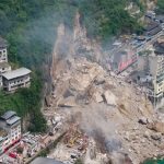Suben a 41 los muertos por el deslizamiento de tierra que afectó el centro de China