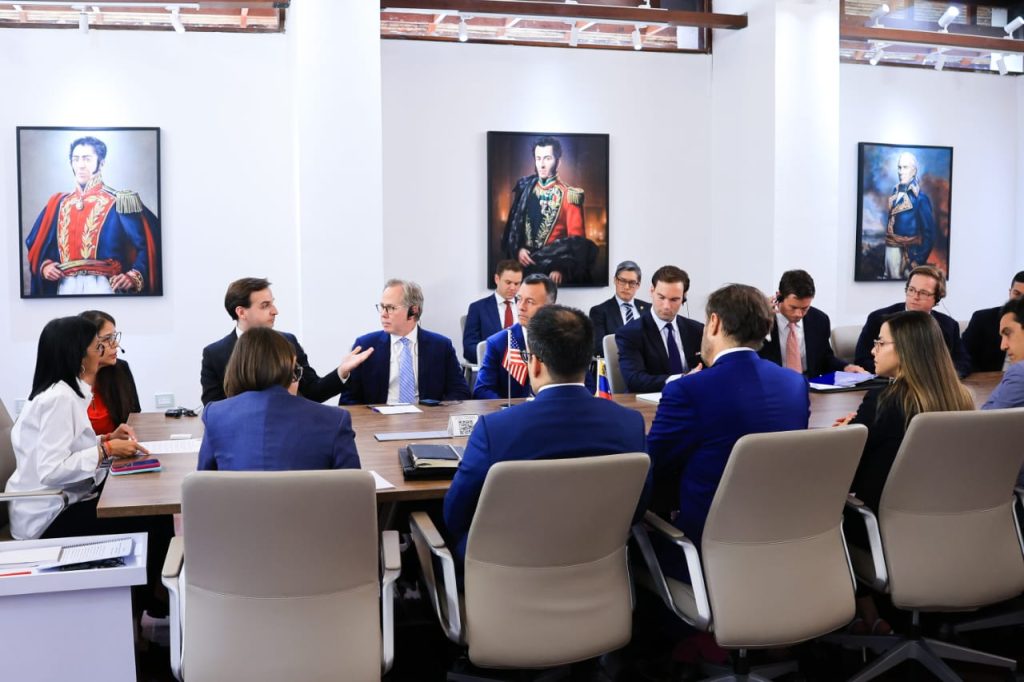 Delegación de los departamentos de Estado y del Tesoro de EE.UU. arribaron a Caracas este lunes