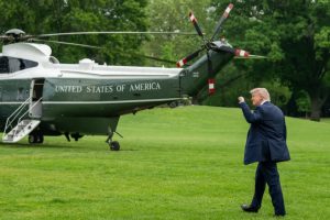 Helicóptero de Trump tuvo un acercamiento en vuelo con un avión comercial en Washington