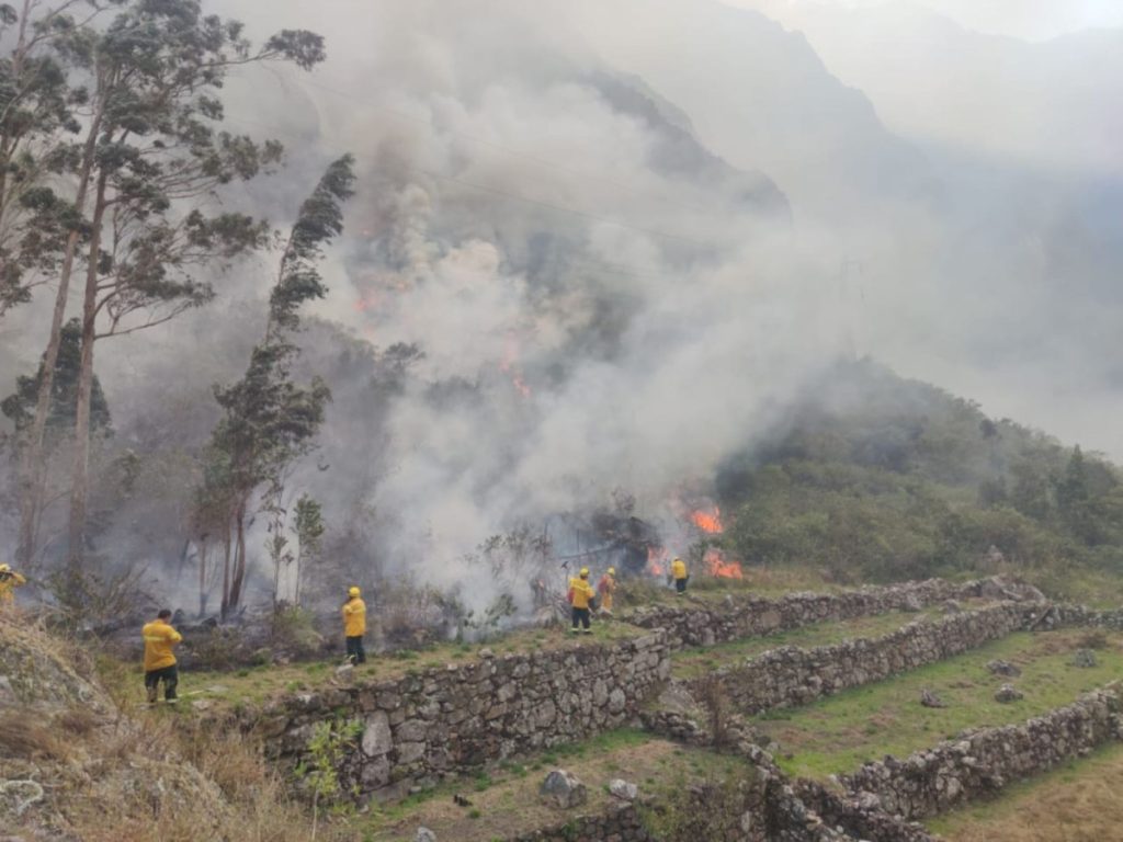 Incendio forestal en Machu Picchu afecta 1,5 hectáreas de bosque primario desde el lunes