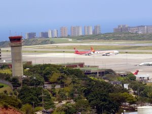 Autoridades instalan terminales temporales en el aeropuerto internacional de Maiquetía