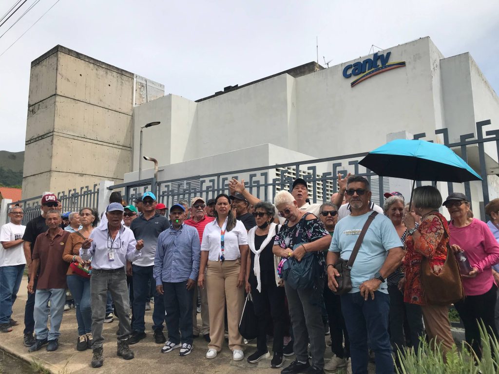 Trabajadores de Cantv en exigieron reactivación de servicios de salud y pago de deuda