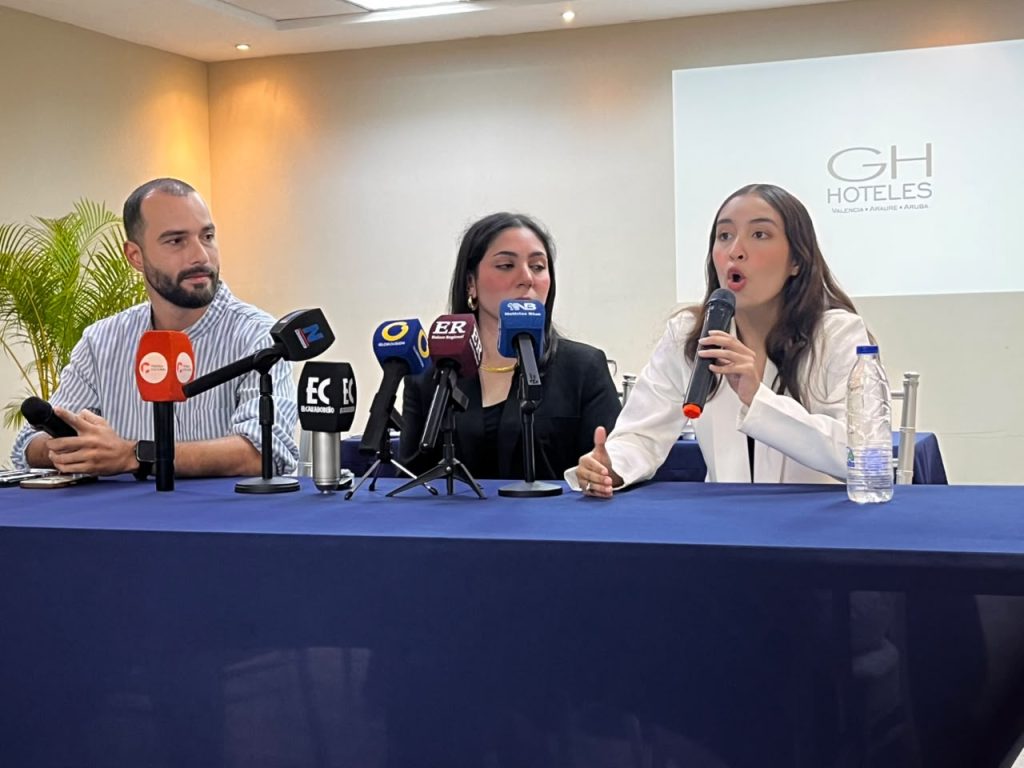 Desde Valencia, Festival Bashan promete impulsar el cine venezolano En Valencia dará a luz el Festival Bashan, una iniciativa de jóvenes carabobeños que buscan servir de trampolín para impulsar las producciones cinematográficas regionales y nacionales en espacios internacionales. Mariana Hasan, directora del festival, explicó que el proyecto surgió tras identificar los principales retos de la industria local. “Pese a las adversidades económicas y sociales que hay en el país, vemos que hay muchas personas que siguen creando y creemos que todo ese esfuerzo merece ser visible en la pantalla grande”. Comentó que por lo general, los realizadores invierten gran parte de su presupuesto en la producción y postproducción, pero se quedan sin recursos para darle visibilidad. “Queremos ser la plataforma ideal para que puedan llegar a festivales de gran escala”. Ricardo Vilariño, productor ejecutivo de Bashan, anunció que el sábado 10 de octubre tendrán una antesala a la primera edición del festival en Cines Unidos, donde proyectarán tres largometrajes: Enlaces, de Alejandro Morillo; Delira, de Karlo Sagas; y A dónde vamos cuando nos despedimos, de Karla Lira. Los asistentes también podrán ver el trailer de la película de Sara Orozco, El quinto hombre, y el teaser de la animación The sushi island. “Tendremos una gala al estilo de los Oscar, . Las entradas están disponibles en el link en nuestra biografía de Instagram”. Festival Bashan 2027 La subdirectora del evento, Mayerling Porra, detalló que la primera edición oficial del encuentro cinematográfico se tiene prevista para mediados del 2027. La recepción de las producciones se abrirá con tres meses de anticipación. Aclaró que no habrá costo de participación, pero sí un registro a través de un formulario de Google Forms que habilitarán entonces en @festivalbashan. “Tendremos especialistas preparados para evaluar guiones, preproducción, producción, sonido y composición”.