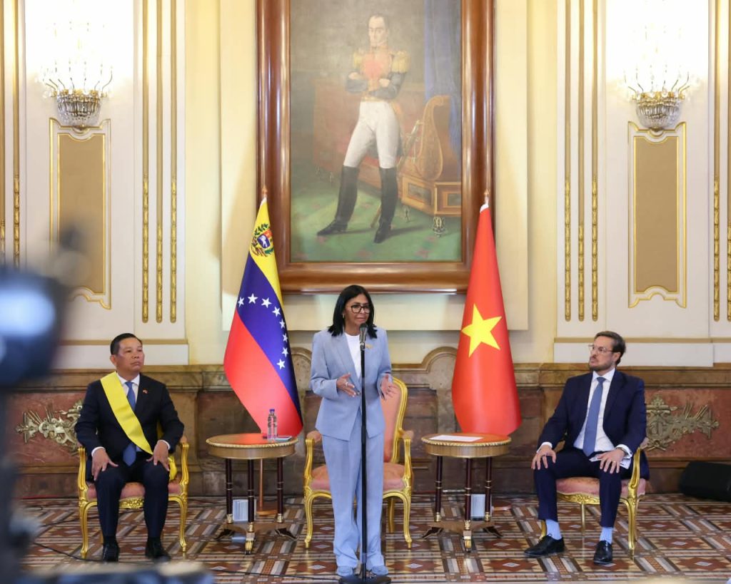 Delcy Rodríguez negocia con Vietnam unos 30 acuerdos en energía y agricultura