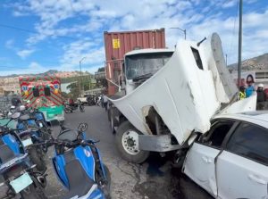 Reportan el segundo fallecido y un lesionado más tras accidente de gandola en Caracas