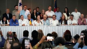 Impiden tres nuevos intentos de María Corina Machado de volver a Venezuela, dice su equipo