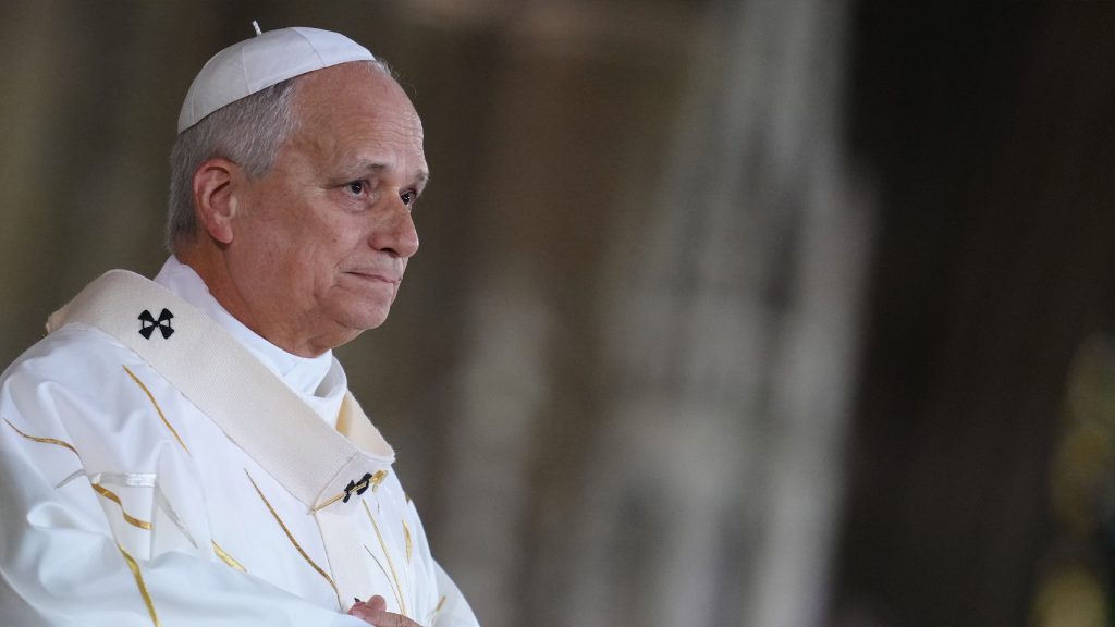 Vaticano confirma adenocarcinoma pulmonar de León XIV tras operación exitosa