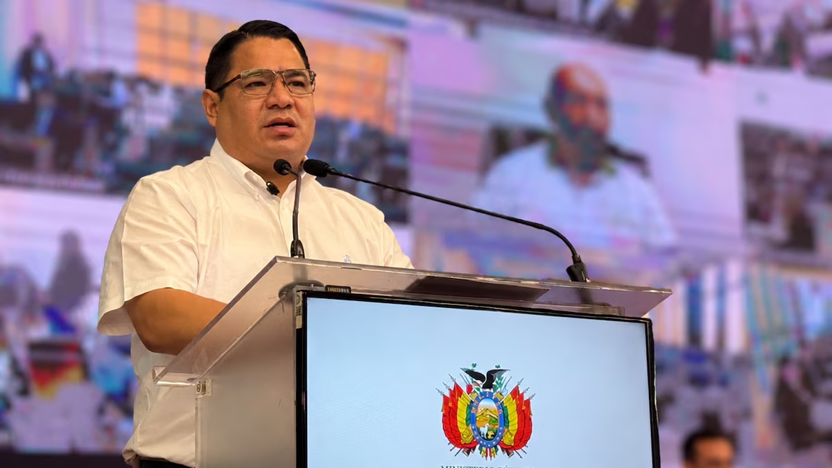 Dan prisión preventiva al exfiscal general de Bolivia acusado de proteger al narcotráfico