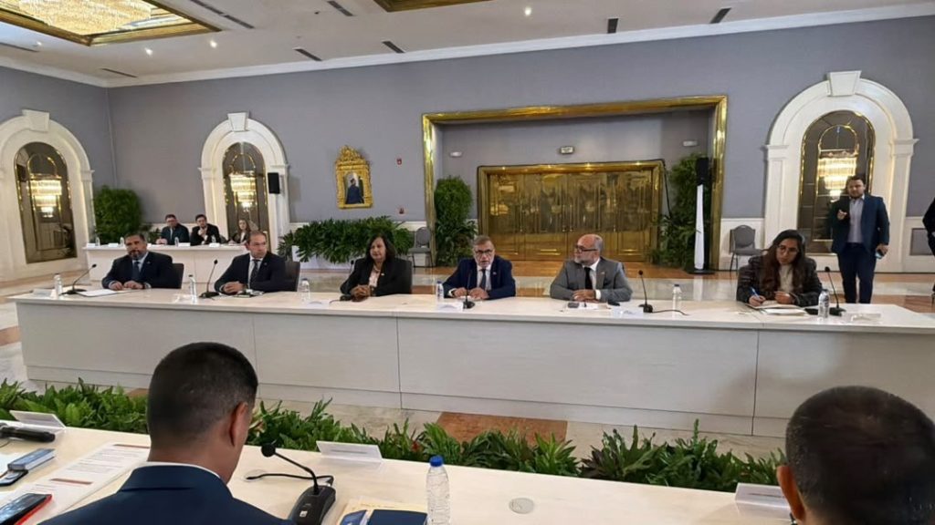 Delegación opositora prepara agenda de garantías políticas en diálogo con el chavismo